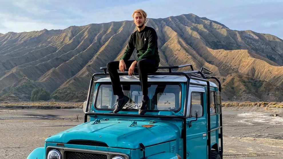 how I started my one man company daniel koster texcited • How I Built a Fully-Remote $40,000 One-Man Business • Productivity